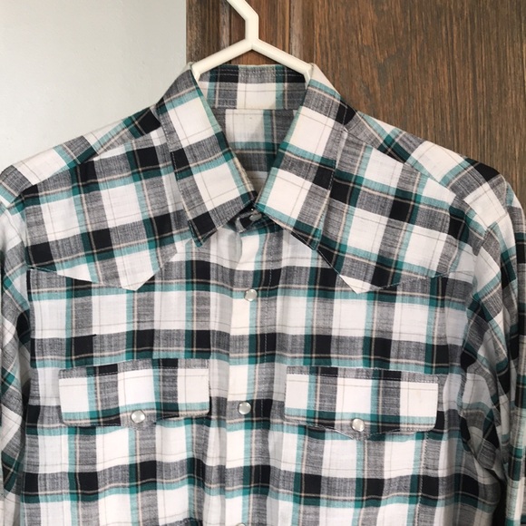 Custom made Cowboy shirt with mother of pearl snap buttons. Medium. Cotton. - Picture 2 of 6